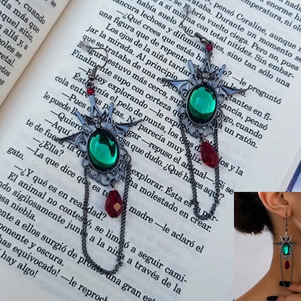 2/$30🌵 Black Bat Green Stone Earrings Dangle Chain Red Bead Gothic Jewelry NEW